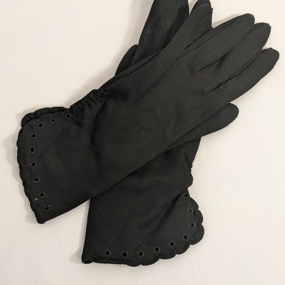 Retro Black Gloves